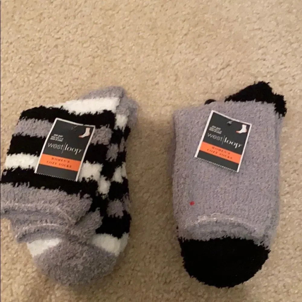 2 pairs of Women’s Cozy socks